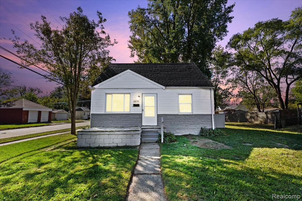 14092 Knox Avenue — photo