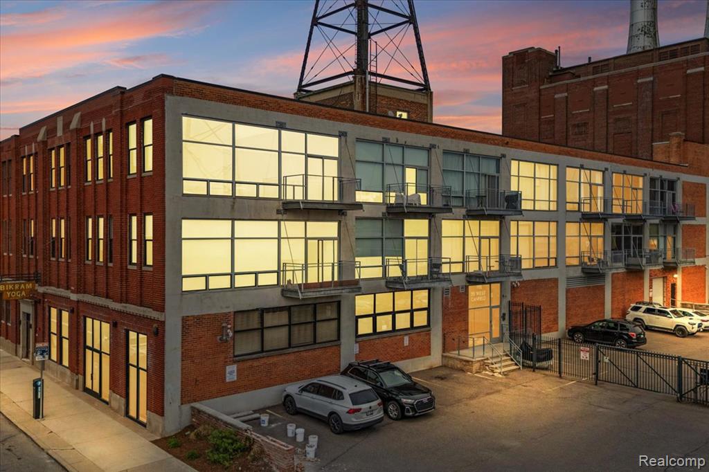 55 W Canfield Street — photo