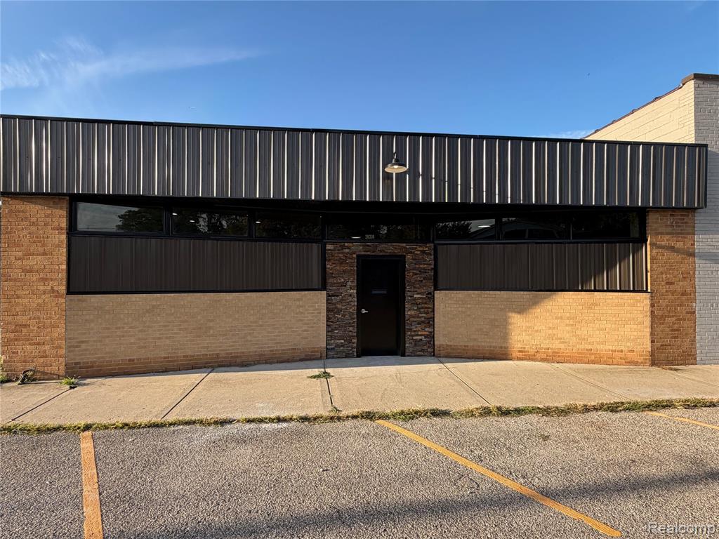 26310 W 7 Mile Road — photo