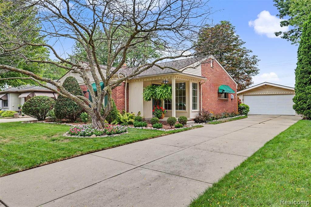 7656 N Charlesworth Street — photo