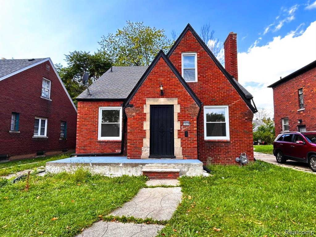 10029 Balfour Road — photo