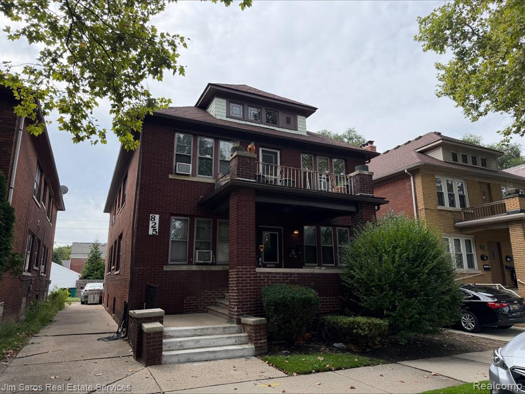 825 Beaconsfield 1N Avenue — photo