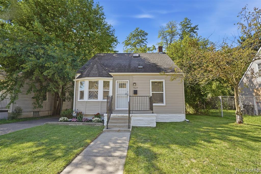 9617 Auburn Street — photo