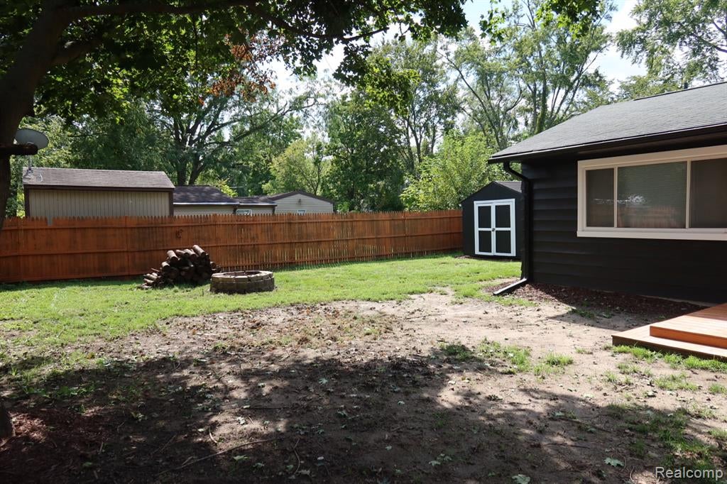 1223 W Miller Road — photo