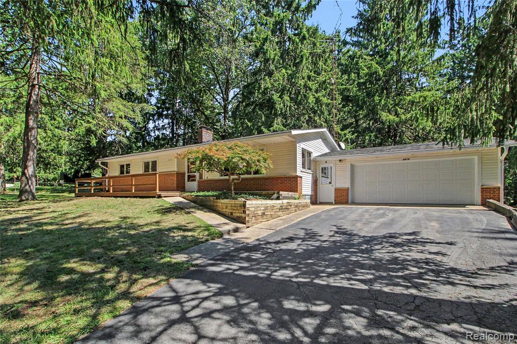 3416 E Pineview Drive — photo