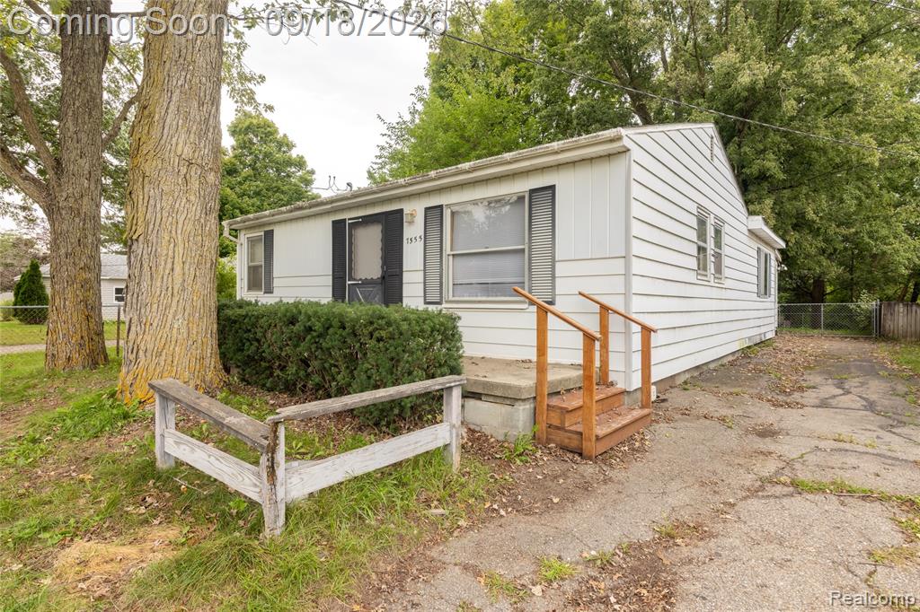 7555 Ore Lake Road — photo