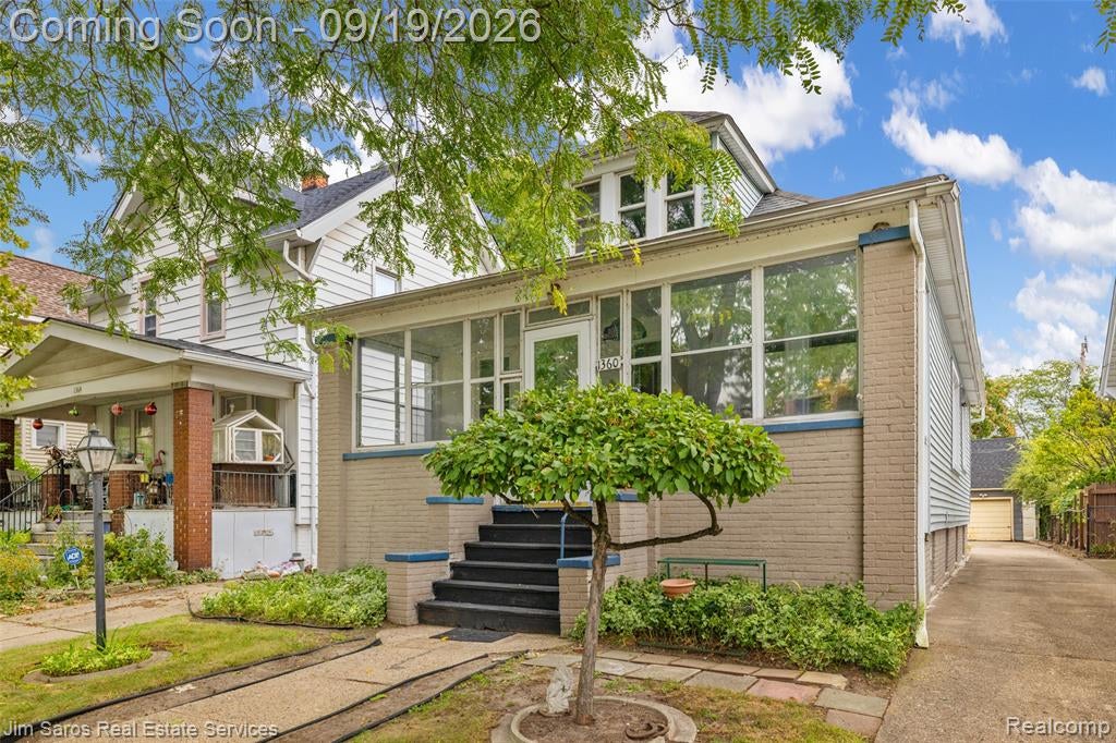 1360 Lakepointe Street — photo
