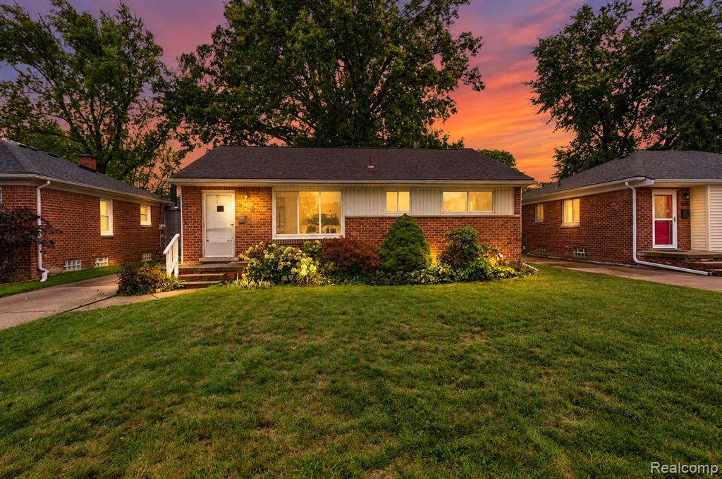437 W Sunnybrook Drive — photo