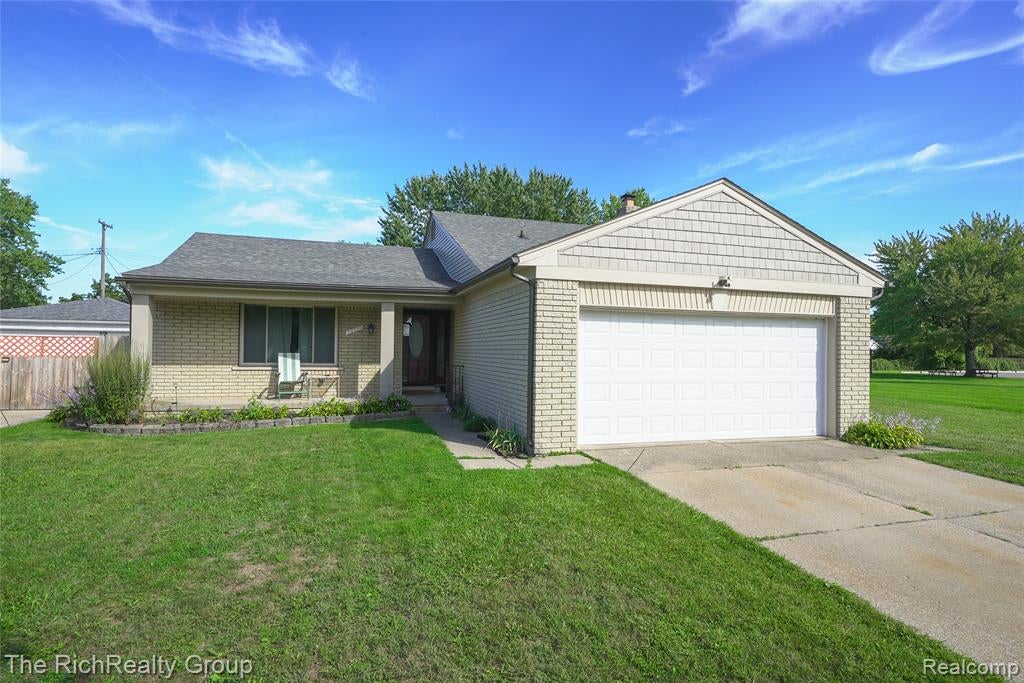 30350 Quinkert Street — photo