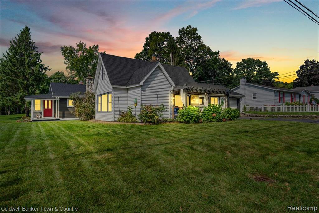 2710 Lakeridge — photo