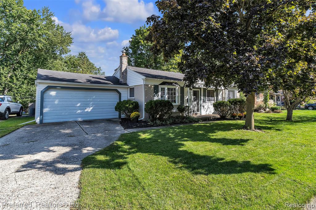 972 Allen Drive — photo