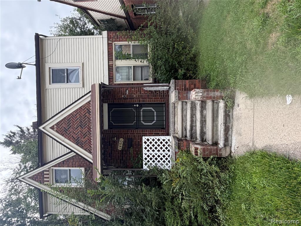14901 Sorrento Street — photo