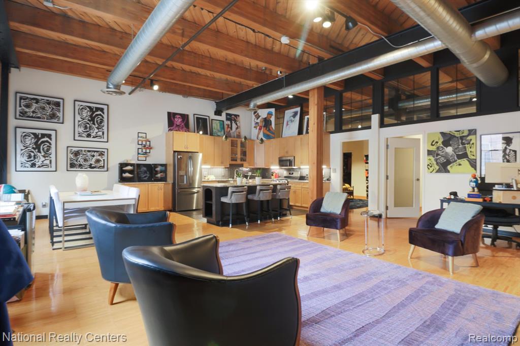 200 S River Place Drive — photo