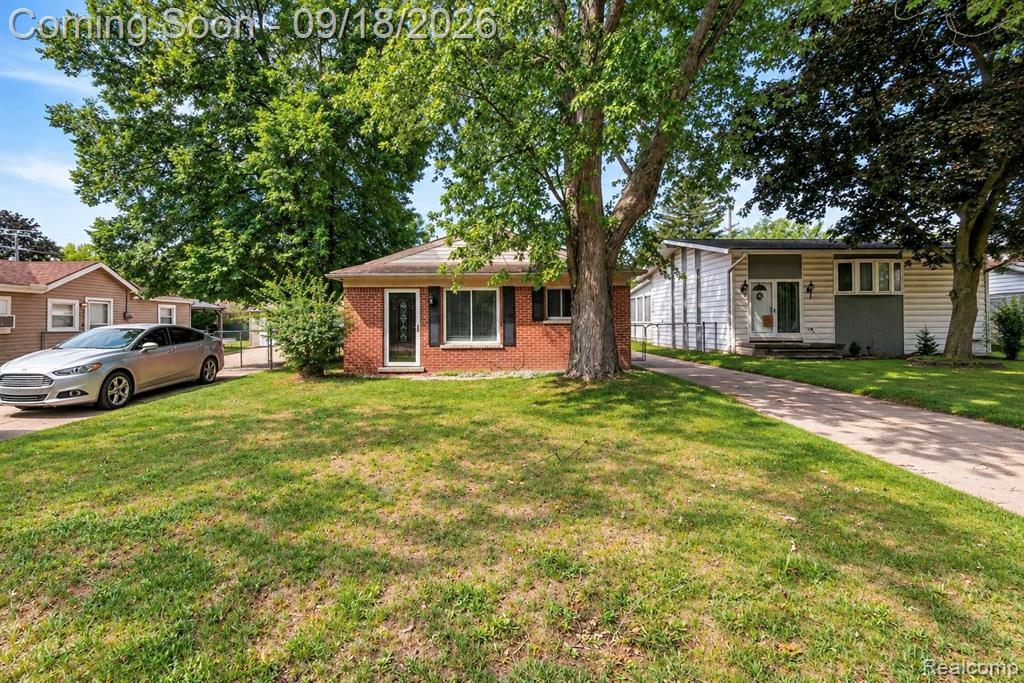 8031 N Silvery Lane — photo