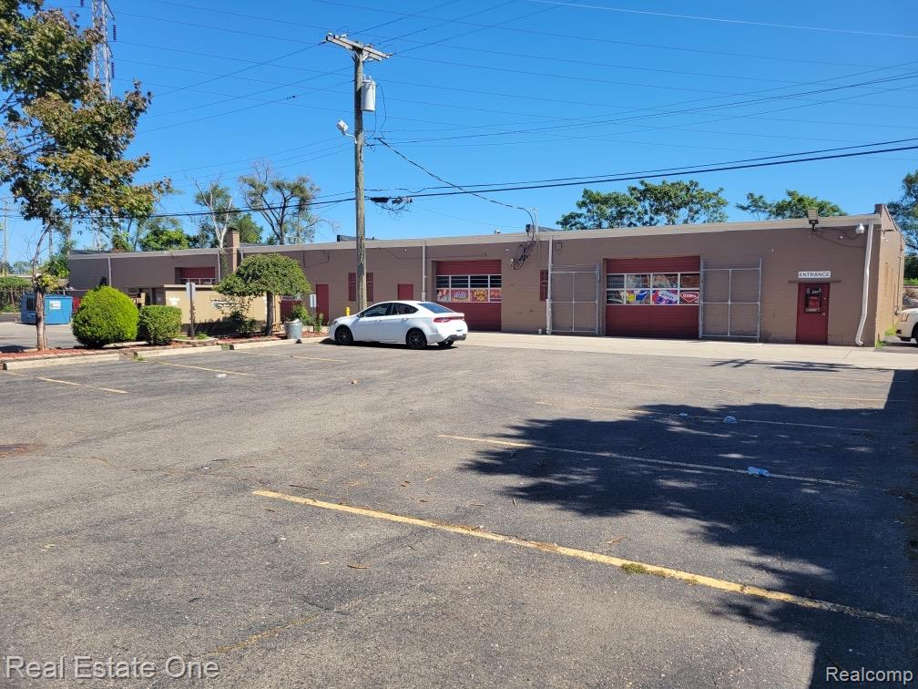 6951 Chase Road — photo