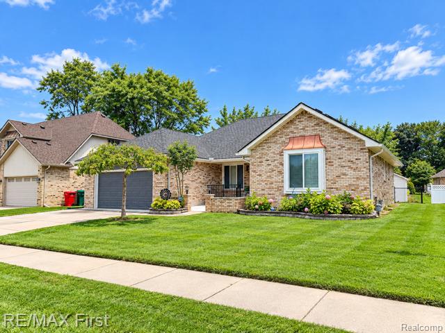 46210 Jackson Drive — photo