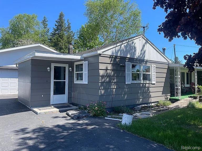 1051 County Road 442 — photo