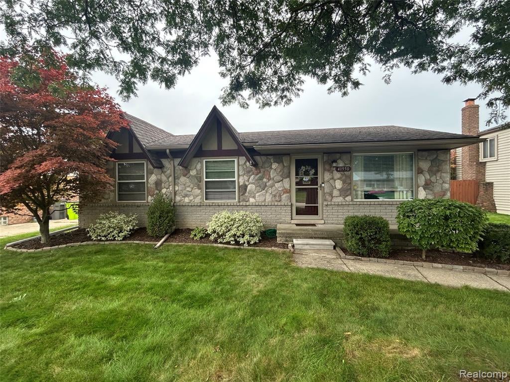 41950 Clayton Street — photo