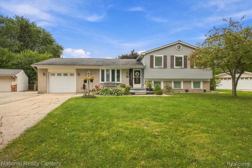 42146 Trinity Court — photo