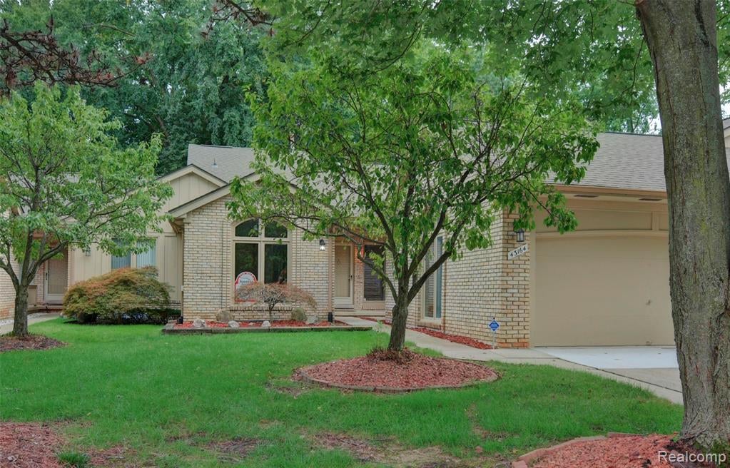 43164 W Kirkwood Drive — photo