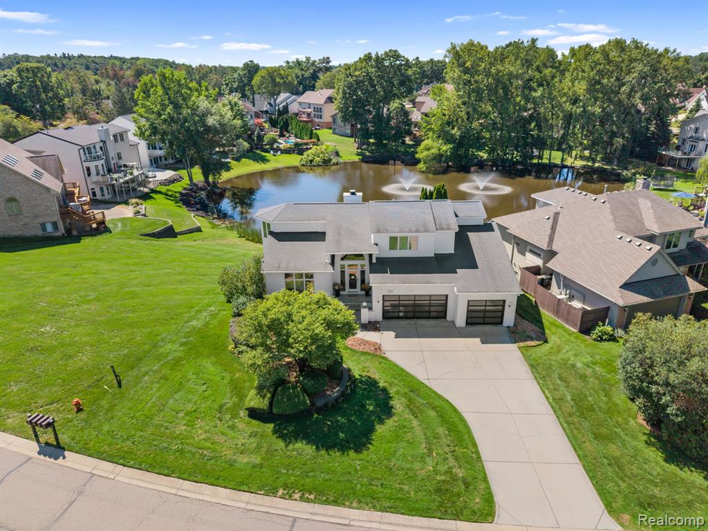 1054 Forest Bay Drive — photo