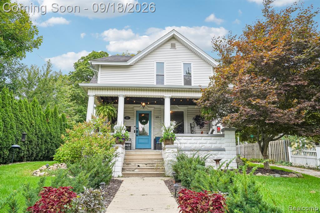 319 E Commerce Street — photo