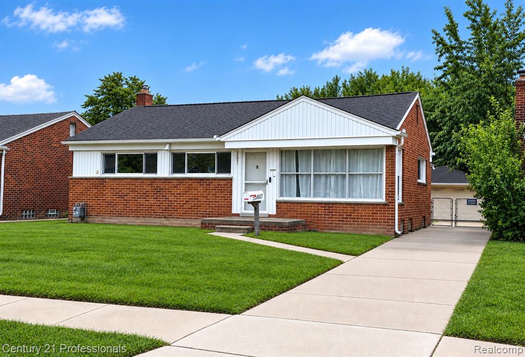 33071 Barton Street — photo