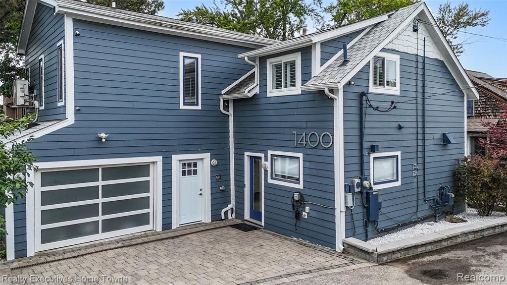 1400 Rossdale Drive — photo