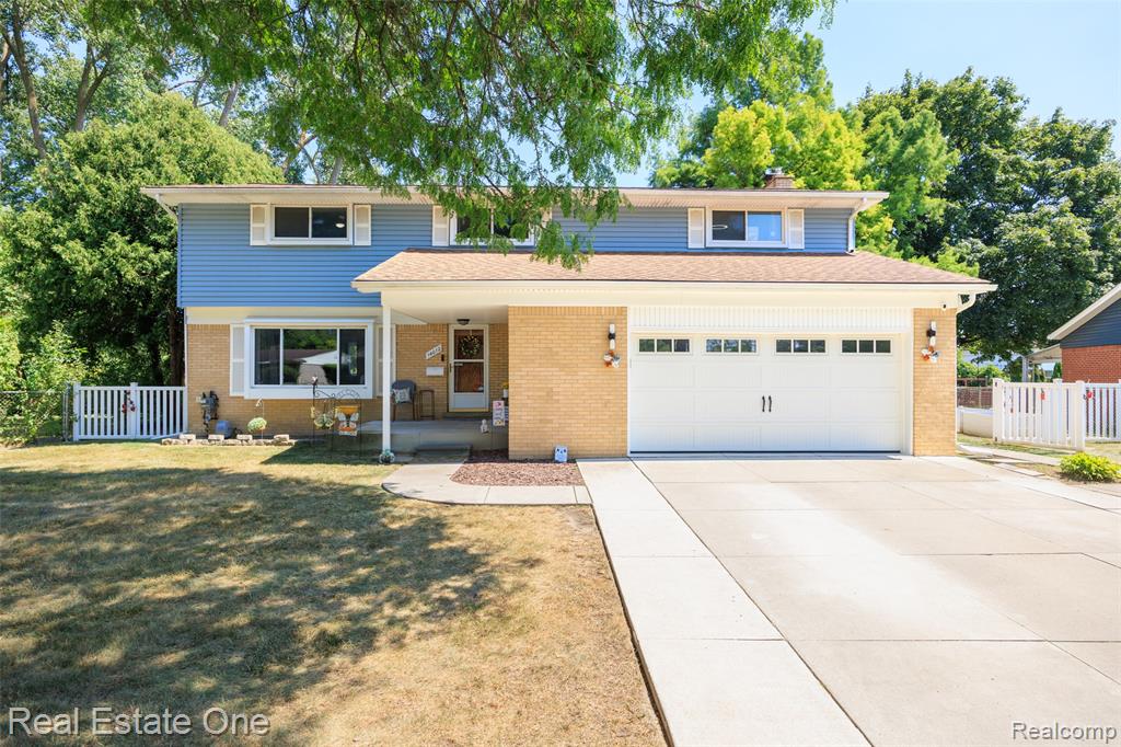 14012 Sunset Street — photo