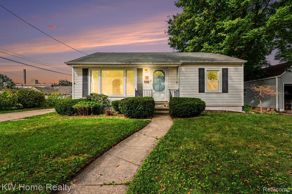 19 Byron Court — photo