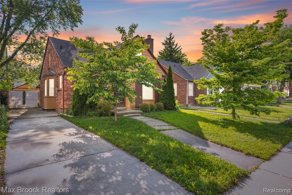 4391 Bishop Street — photo
