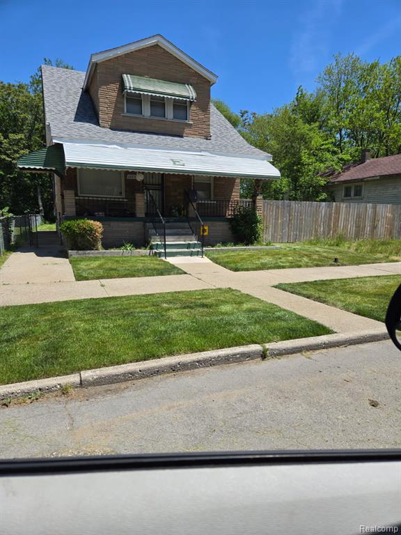 13858 Saint Aubin Street — photo