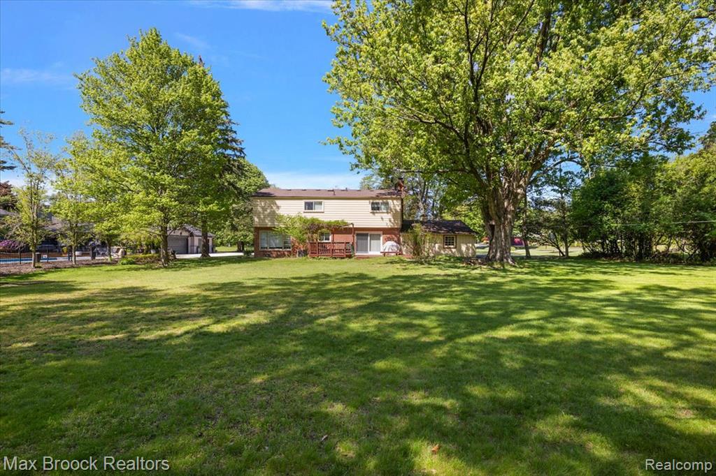 6609 E Knollwood Circle — photo