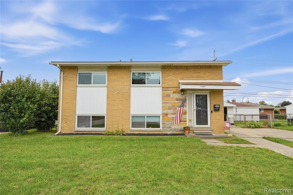 33929 Warren Road — photo