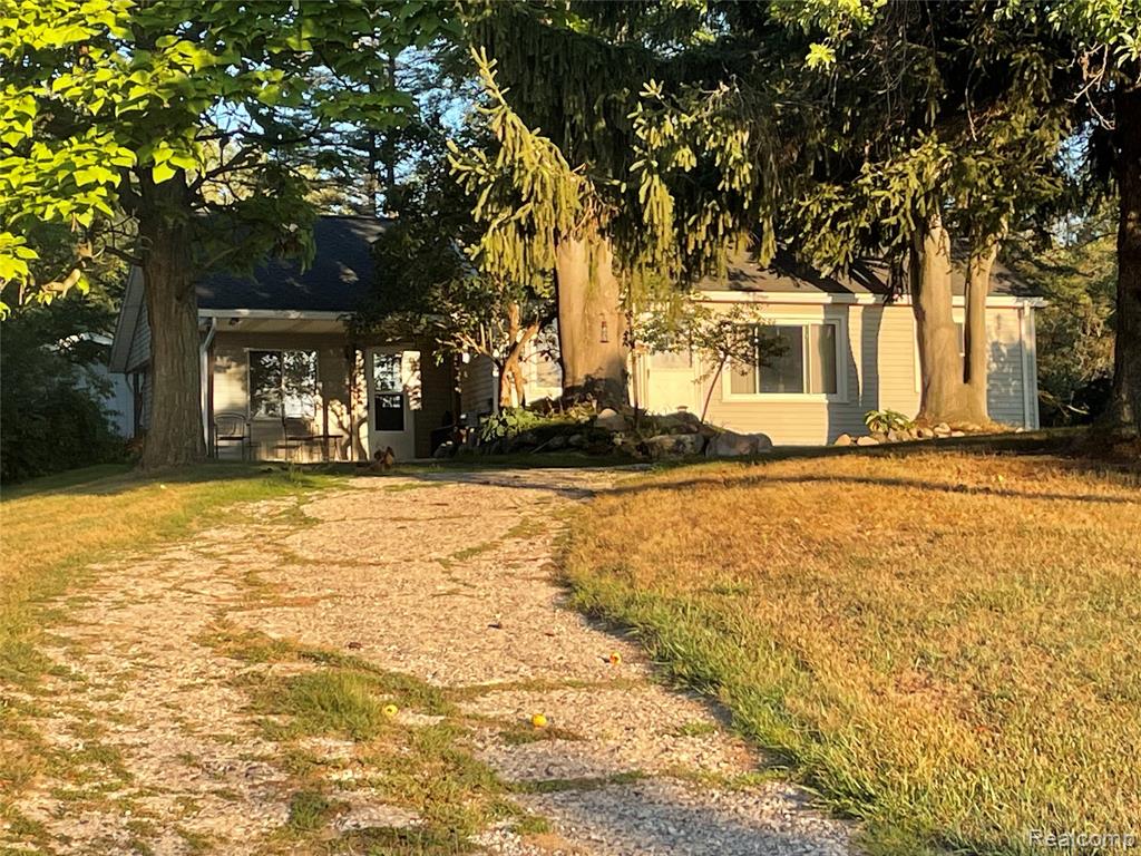 855 N Van Dyke Road — photo