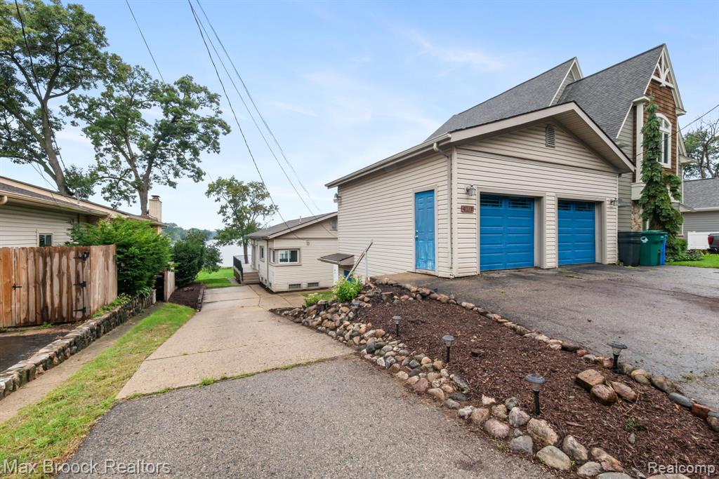 4151 Bluebird Drive — photo