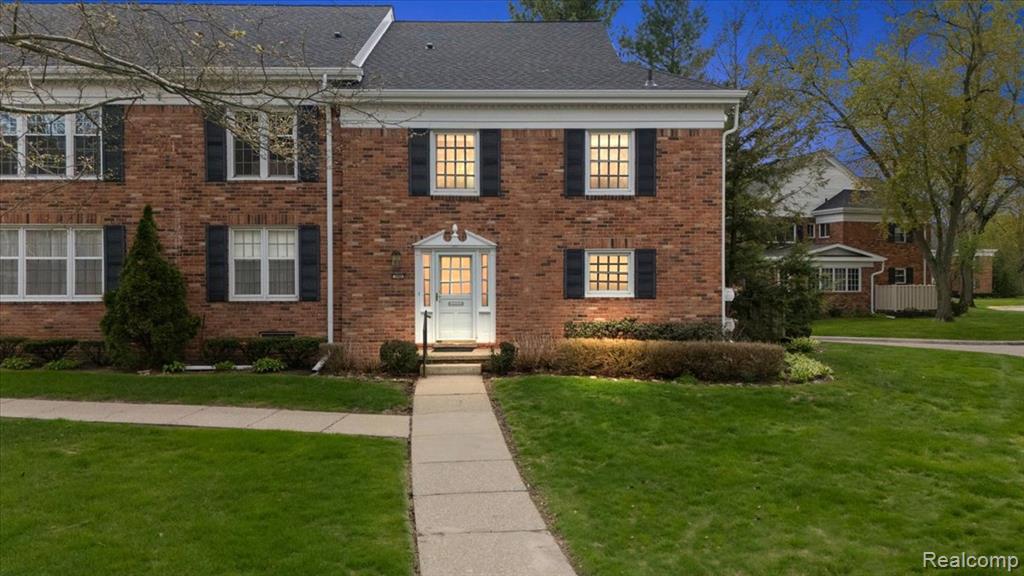 1000 Trailwood Path — photo