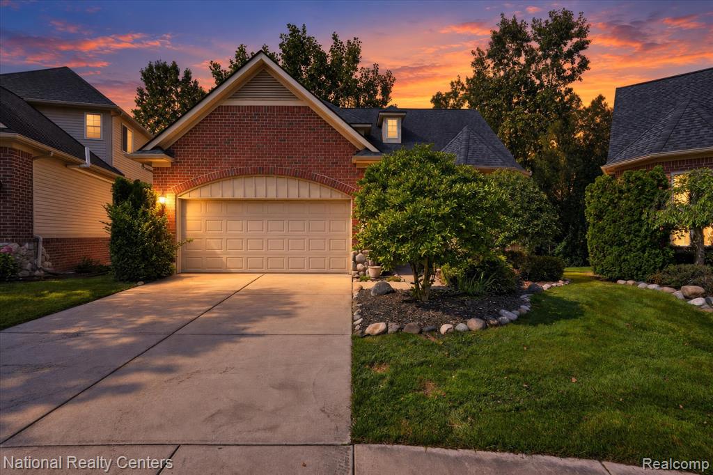 5590 River Park Drive — photo