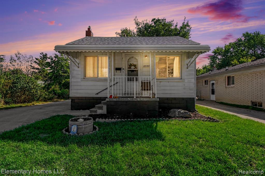 22084 Piper Avenue — photo
