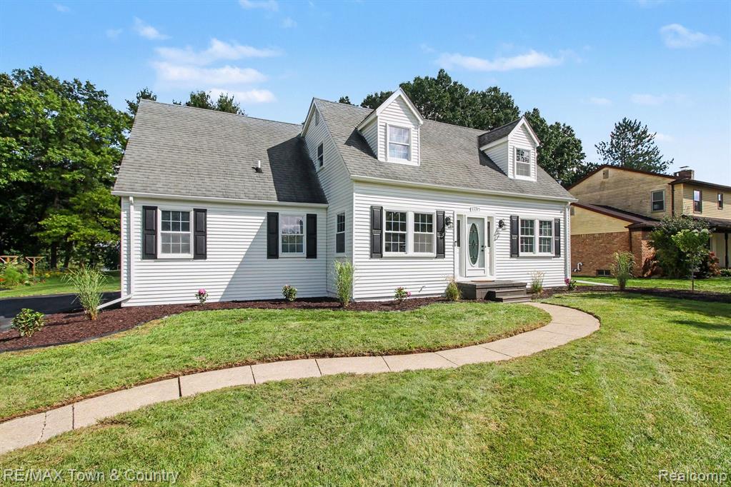 1337 Osborn Lake Drive — photo