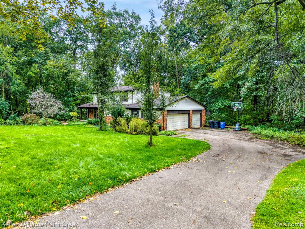6126 Whispering Oak Drive — photo