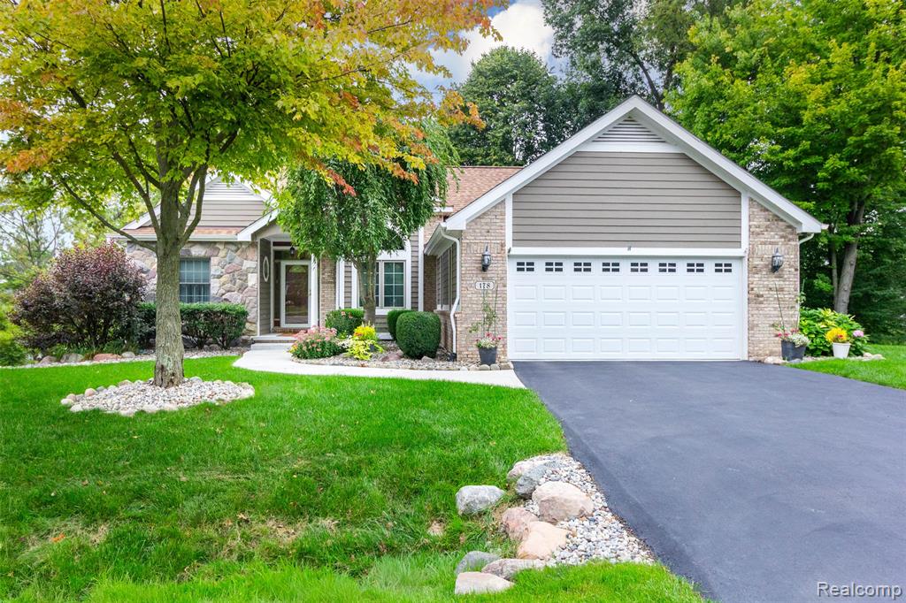 178 Lakeshore Vista — photo
