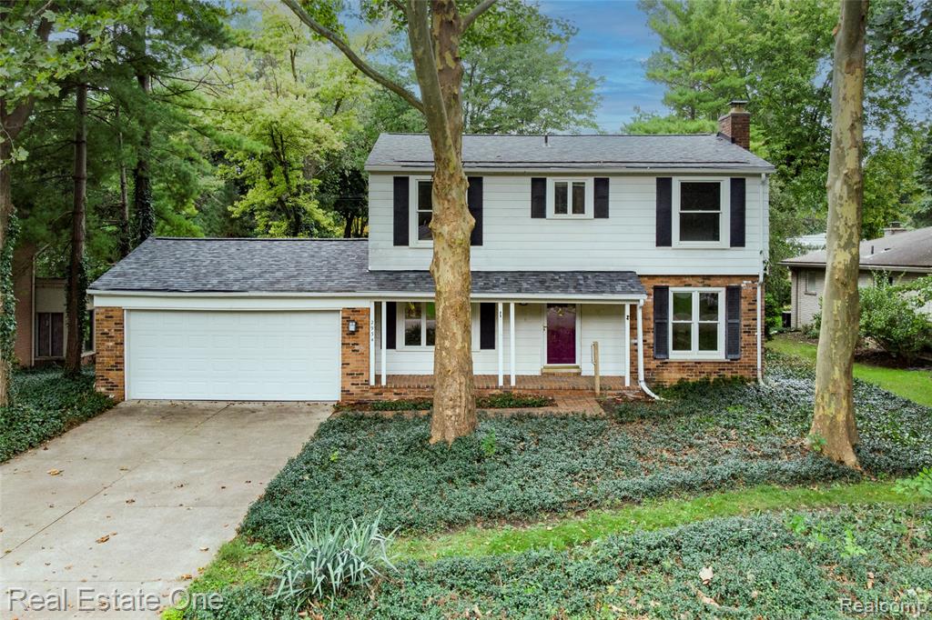 2934 Bolingbroke Drive — photo