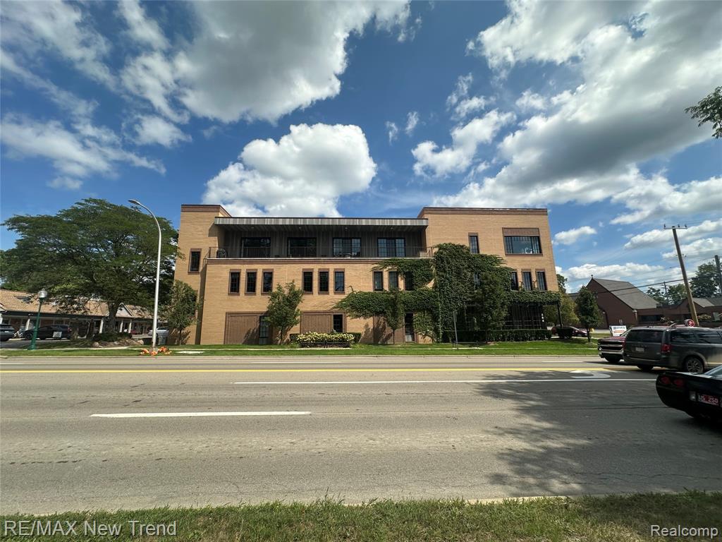 804 N Main Street #2H, Rochester, MI 48307 — photo 2