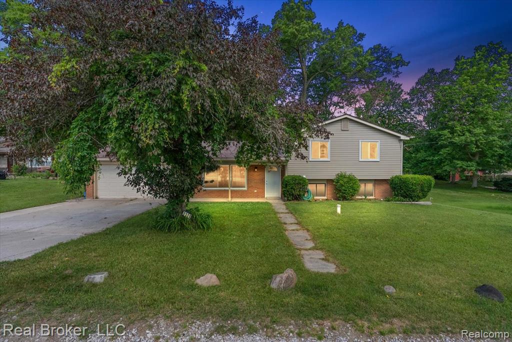 8320 Hillpoint Drive — photo
