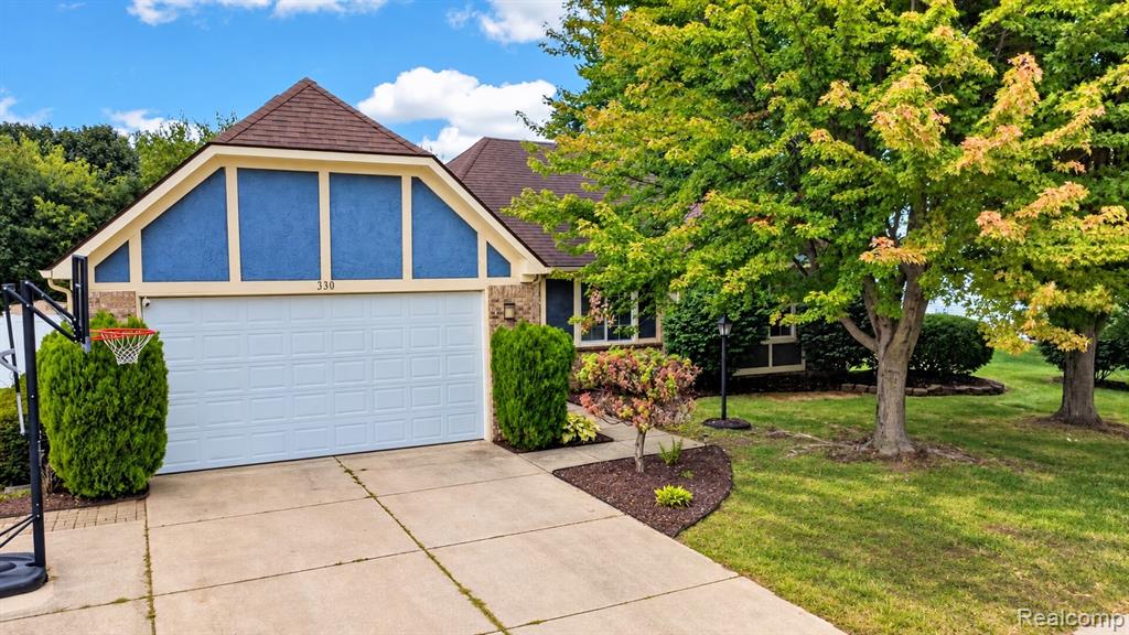 330 Harbour Pointe Drive — photo