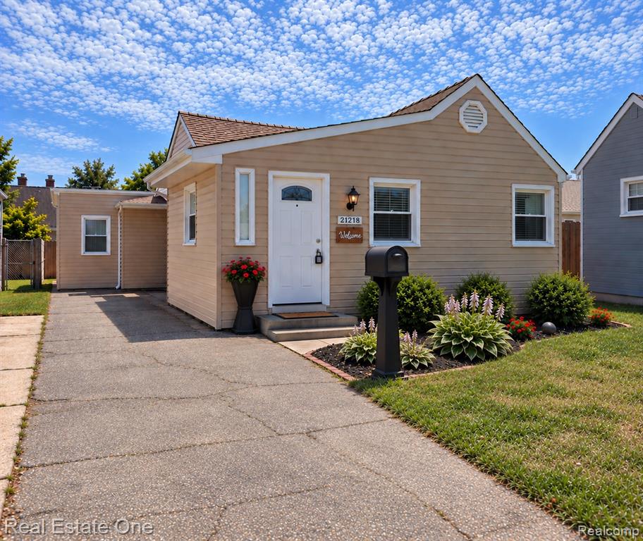 21218 Woodward Street — photo