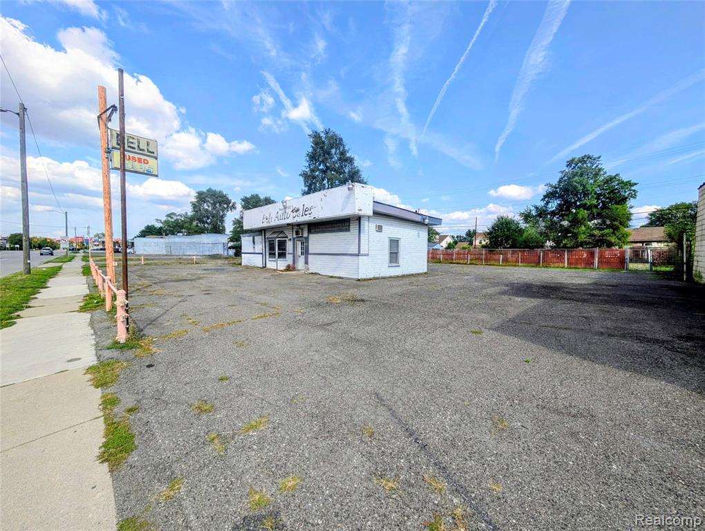 17564 Dix Road, Melvindale, MI 48122 — photo 2