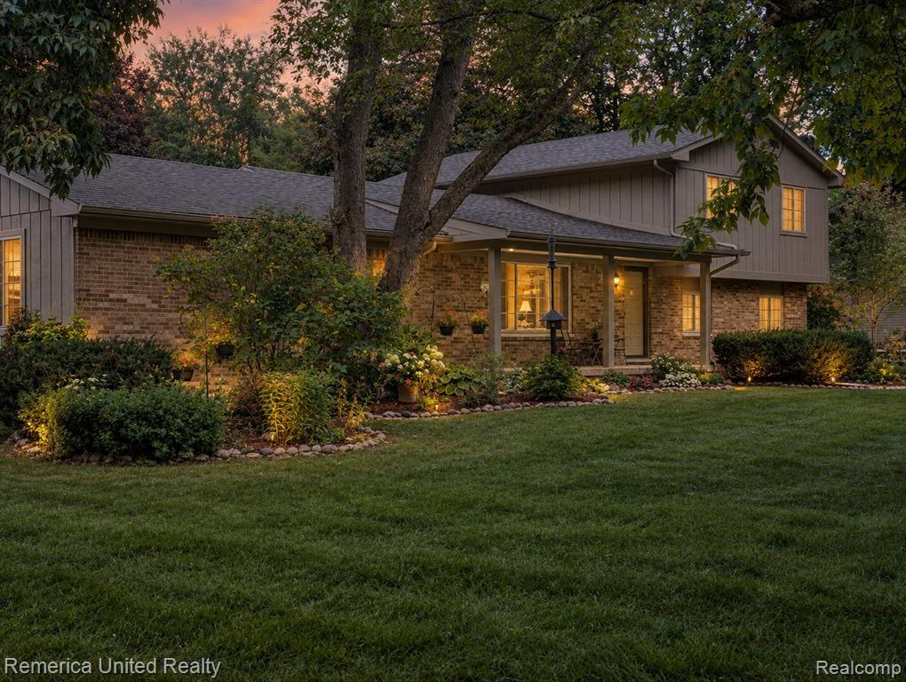 6601 Hemlock Court — photo