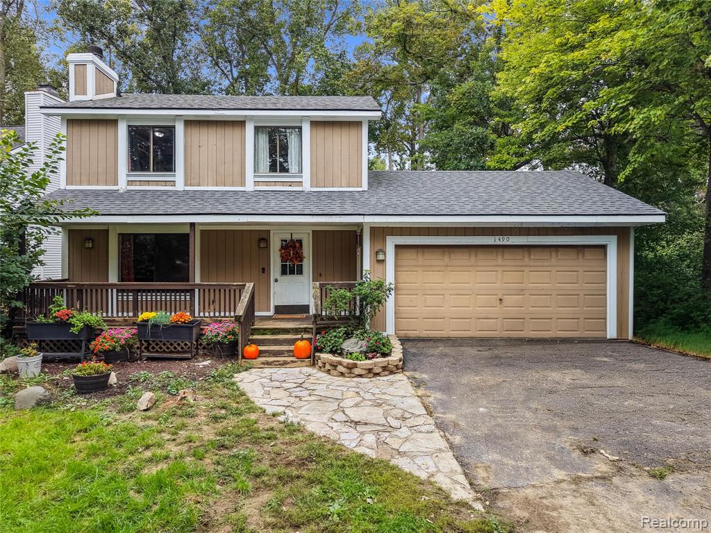 1490 Midwood Drive — photo